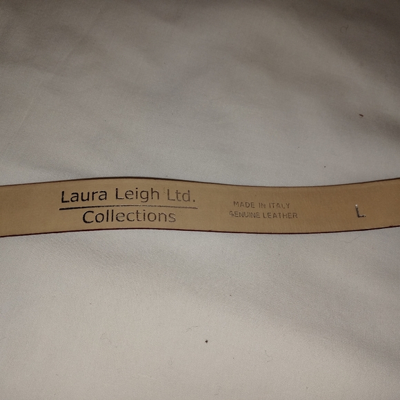 Laura Leigh Collections with Beautiful Buckle. - Picture 3 of 4